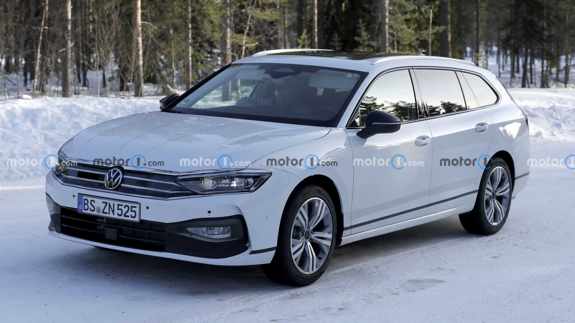 New Vw Passat Spied Looking A Lot Like Today S Model Motor News Magazine